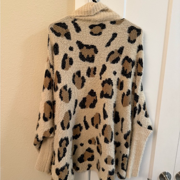 VICI Cozy Leopard Cardigan‎ - Picture 4 of 5